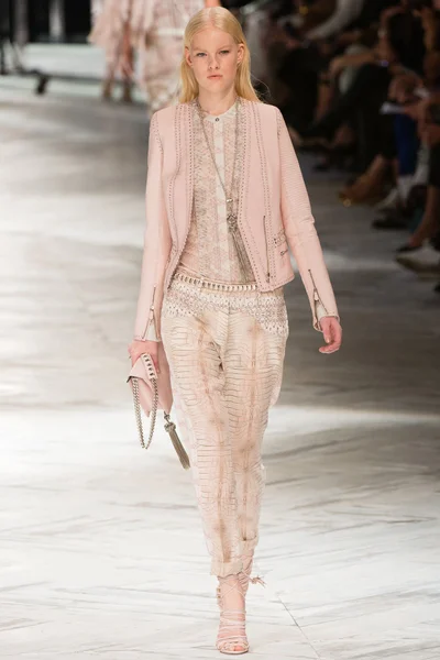 Look 13